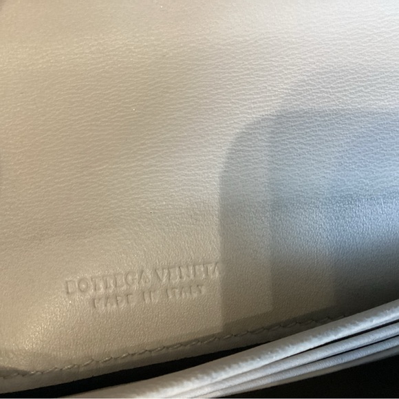 Bottega Veneta intrecciato lamb skin black and cream woven leather wallet - Picture 4 of 8